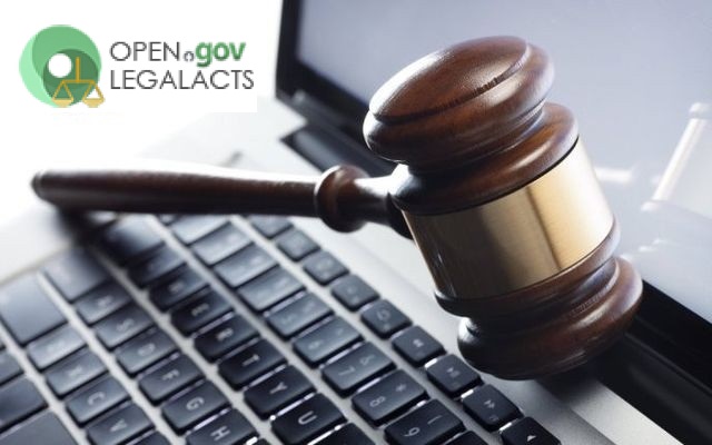 Judicial gavel and laptop